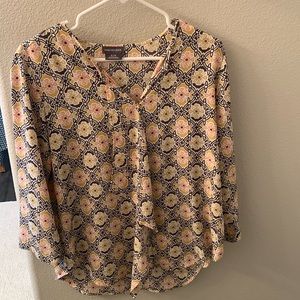 Van Heusen blouse. Size S/P